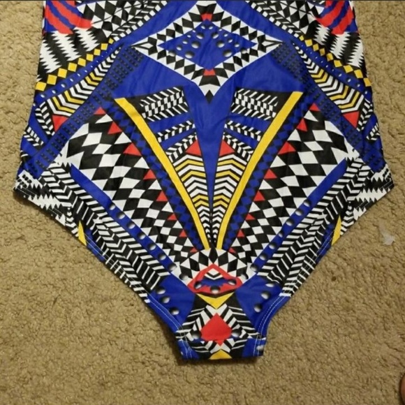 Brand new 2019 MULTI COLOR PLIS SIZE MONOKINI SWIM - Picture 3 of 4